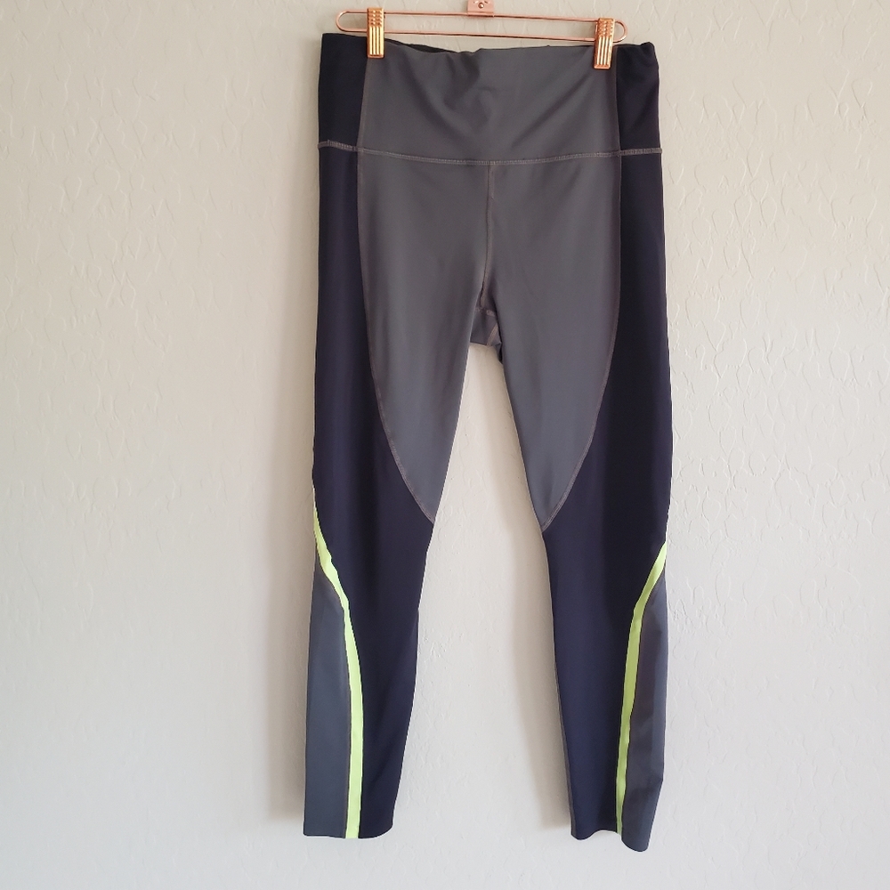 Athleta Spar Color Block Leggings
Medium - Picture 2 of 10